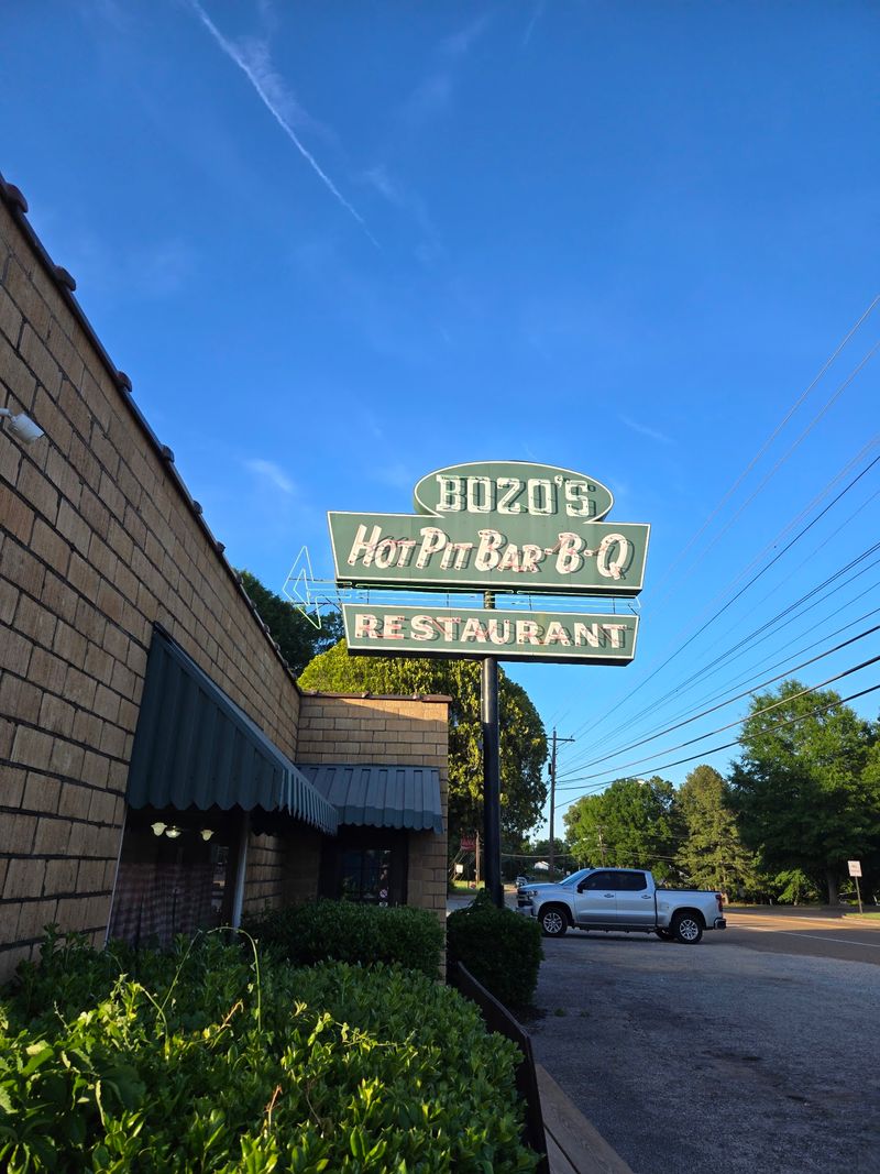 Bozo's Hot Pit Bar-B-Q - Mason