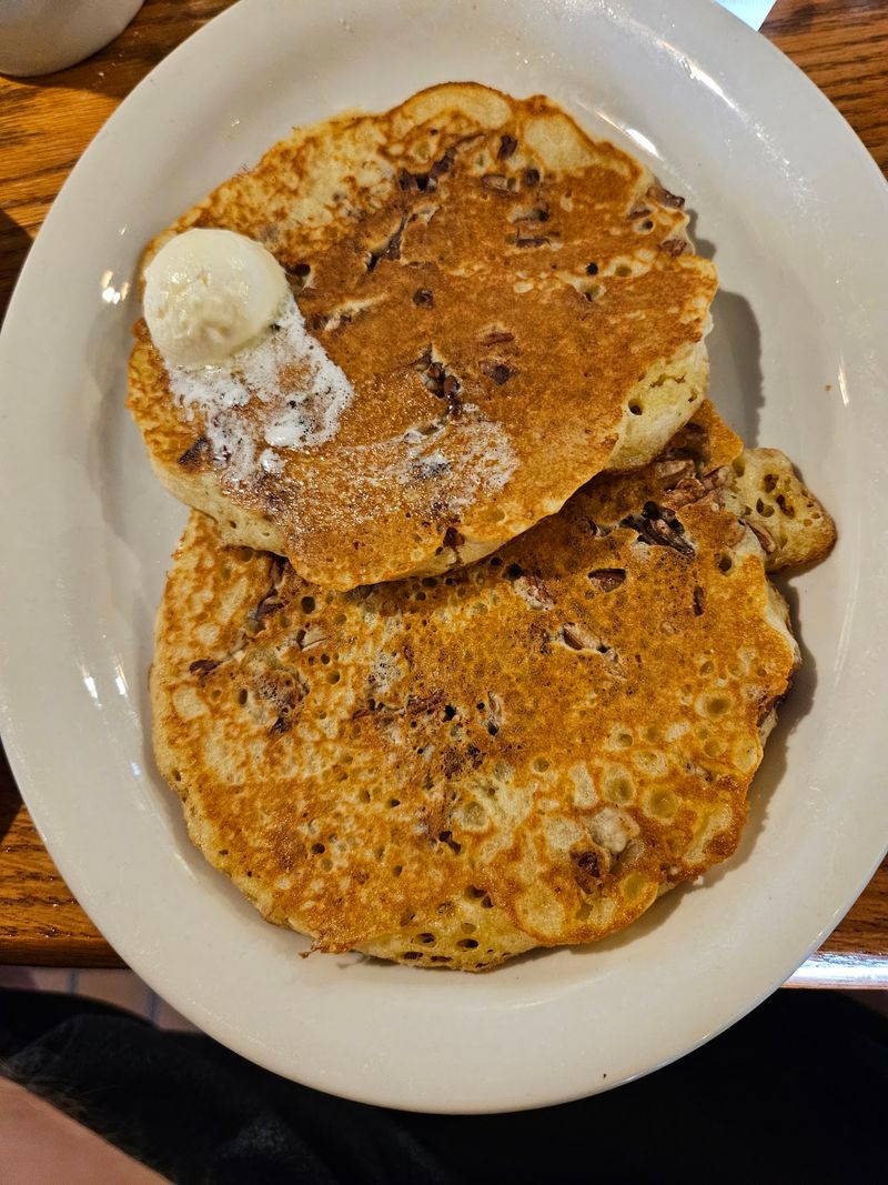 Breakfast Plates That Lean Into Pure Comfort Breakfast Plates That Lean Into Pure Comfort