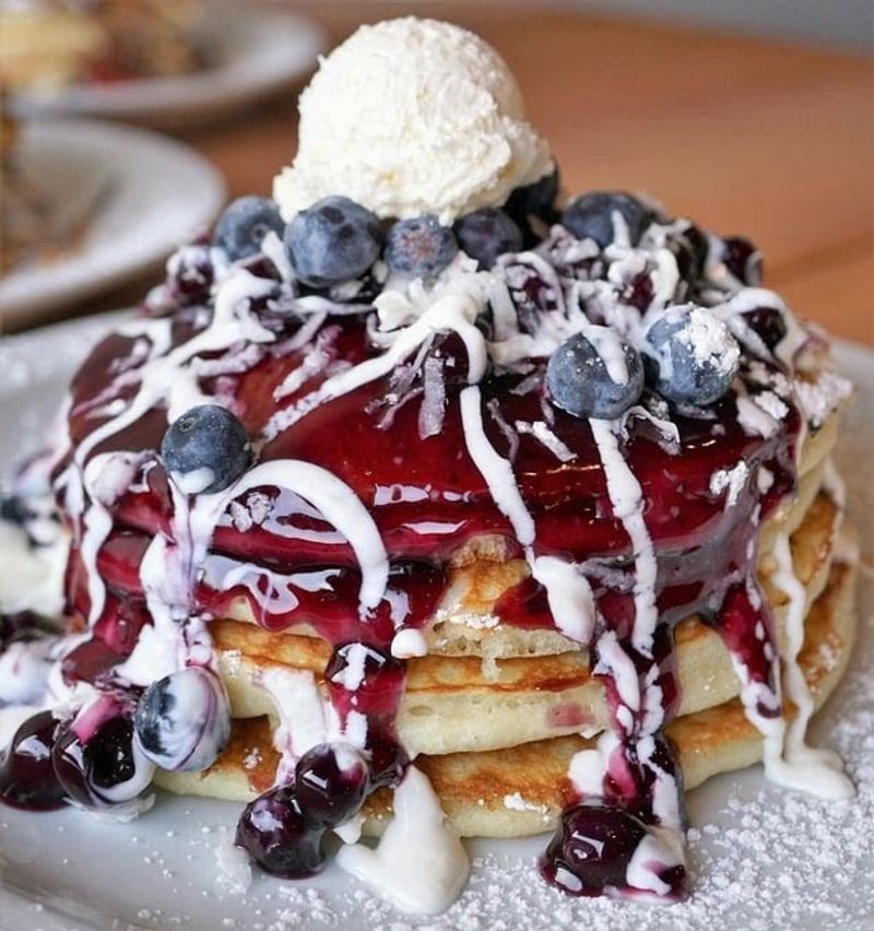 Brownstone Pancake Factory: Edgewater Brownstone Pancake Factory: Edgewater
