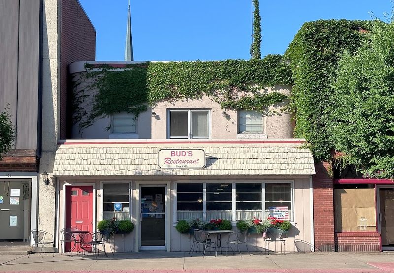 Bud's Restaurant, Defiance