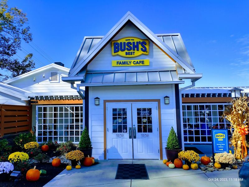 Bush's Family Cafe - Dandridge