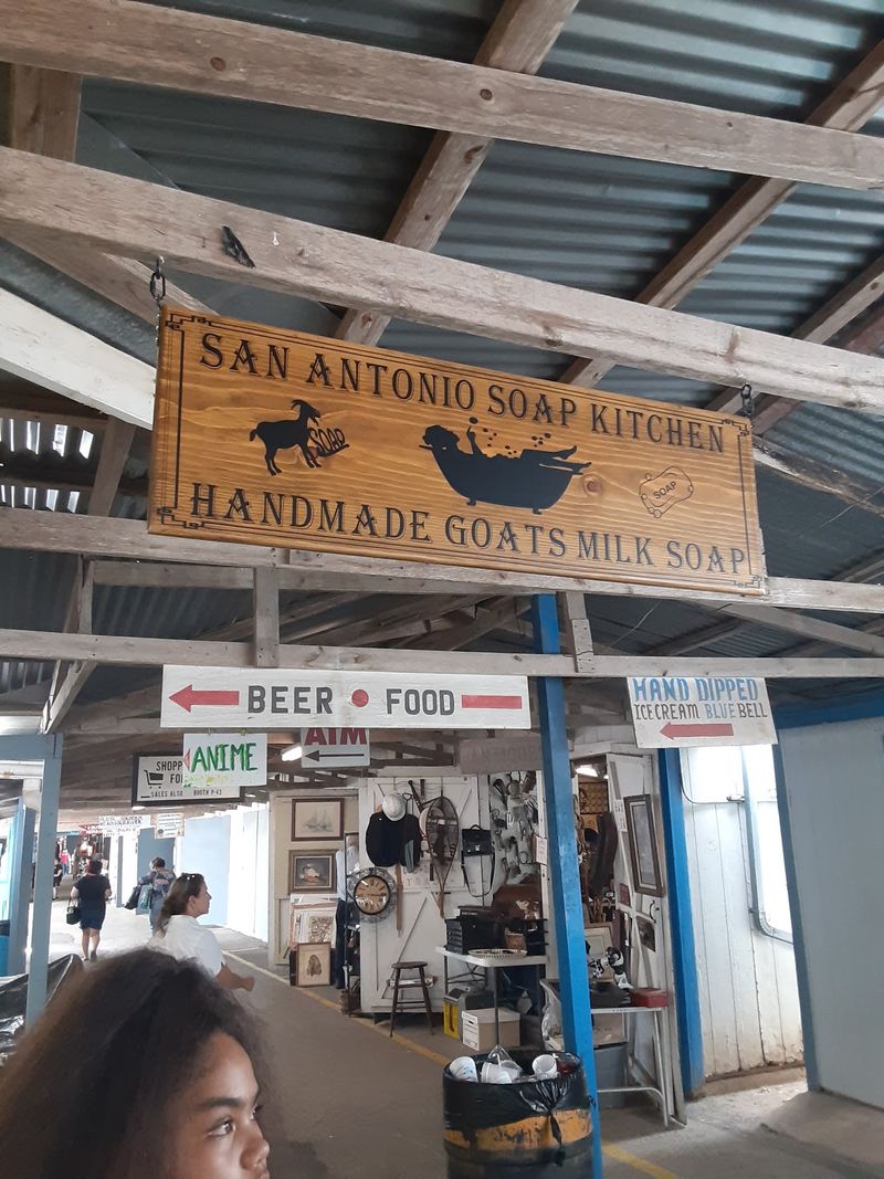Bussey's Flea Market (Schertz) Bussey's Flea Market (Schertz)