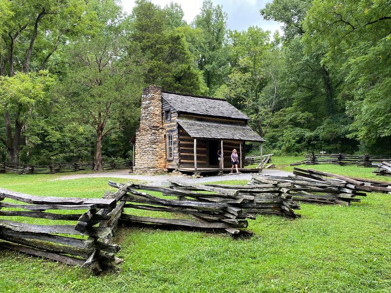 Cades Cove Nature Trail - Great Smoky Mountains National Park, Townsend Cades Cove Nature Trail - Great Smoky Mountains National Park, Townsend