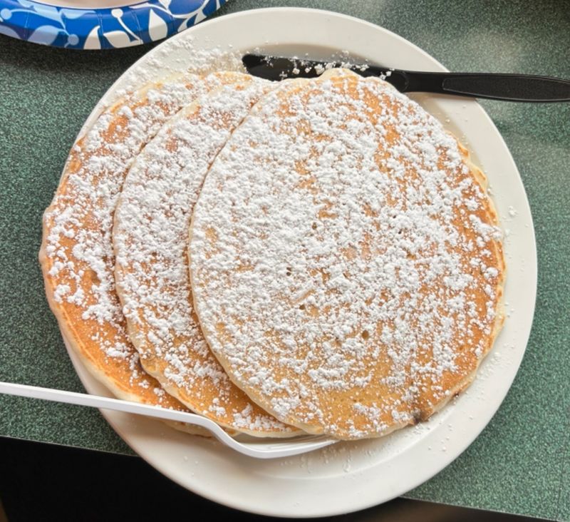 Cafe 1828, Bedminster - Cannoli-Stuffed French Toast