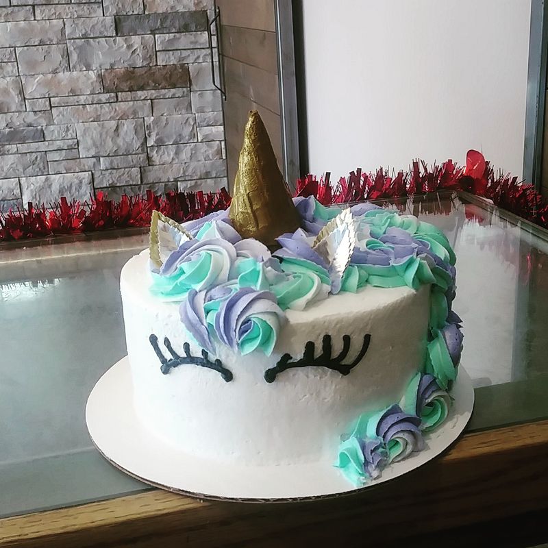 Cakes Made for Big Moments and Last-Minute Saves