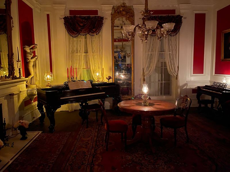 Candlelight Ghost Tours for Brave Souls Candlelight Ghost Tours for Brave Souls