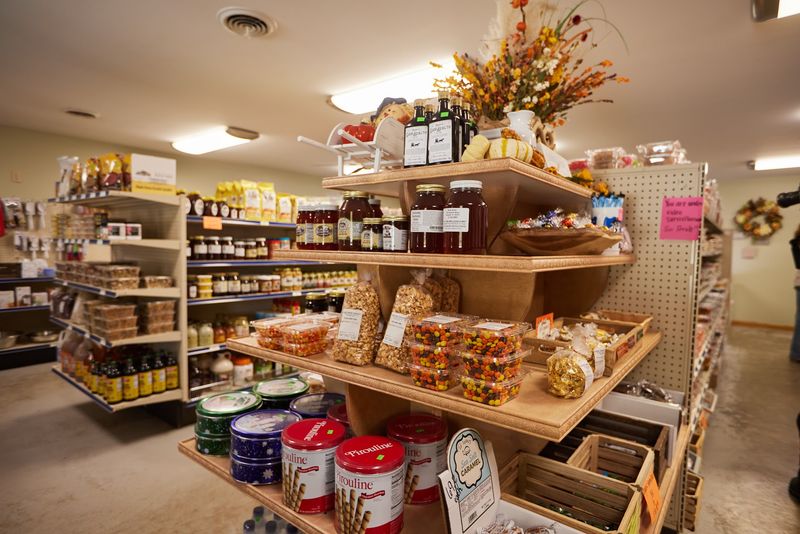 Cane Creek Market - Lobelville
