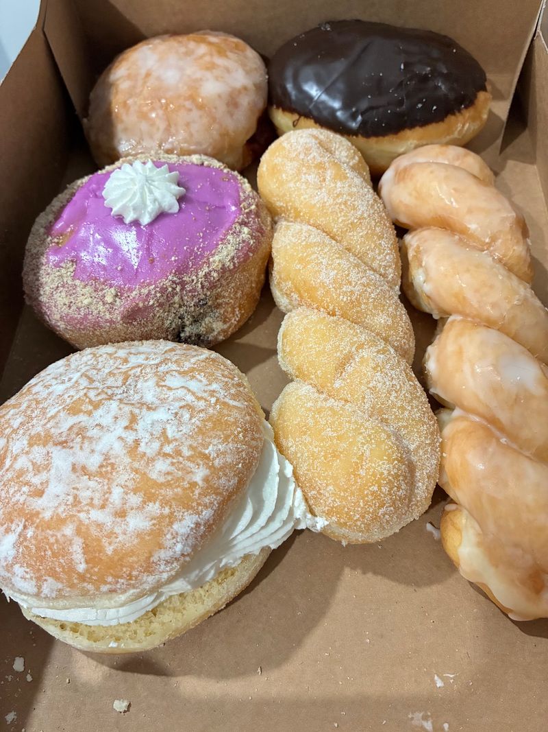 Cannoli and Jersey Cream Donuts Are Filled With Pure Indulgence Cannoli and Jersey Cream Donuts Are Filled With Pure Indulgence