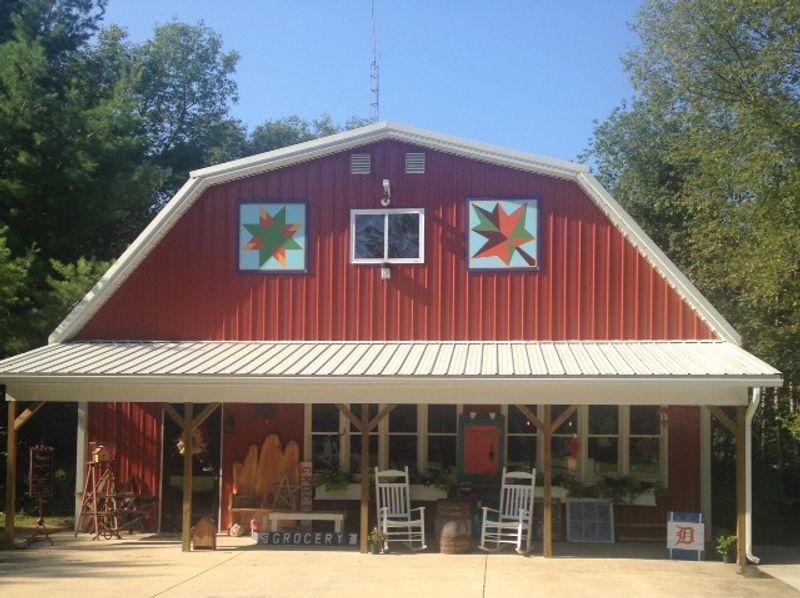 Cardinal Creations Quilt Shop - Lake City