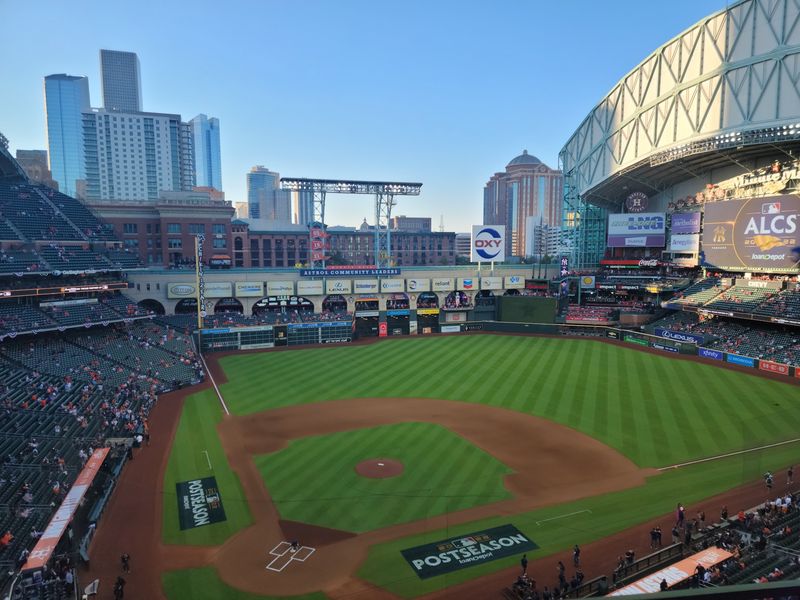 Catch An Astros Game At Daikin Park