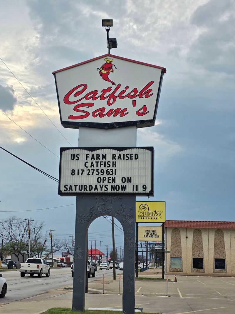 Catfish Sam's (Arlington)