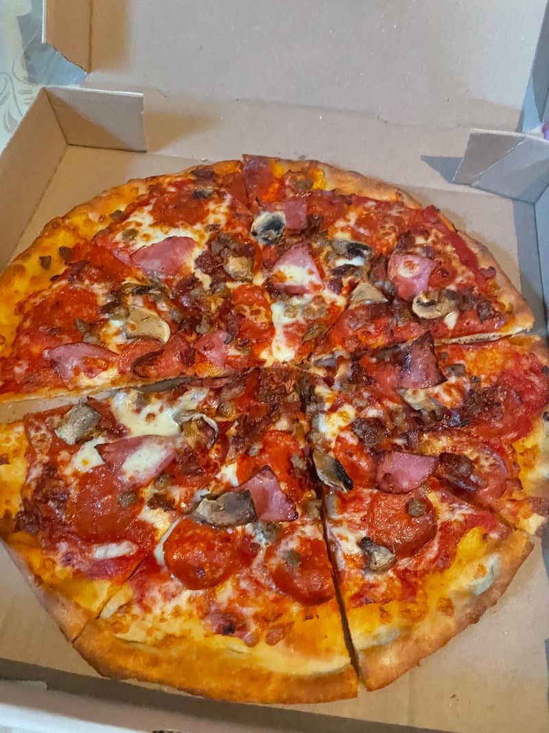 Cauliflower Crust Pizza That Surprises Even the Skeptics Cauliflower Crust Pizza That Surprises Even the Skeptics