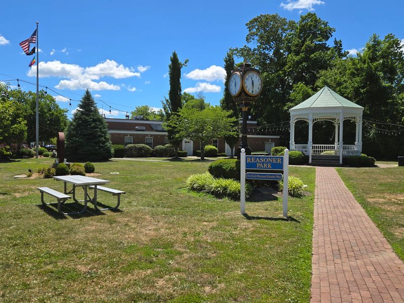Chatham Borough: Classic Streets, Modern Family Life