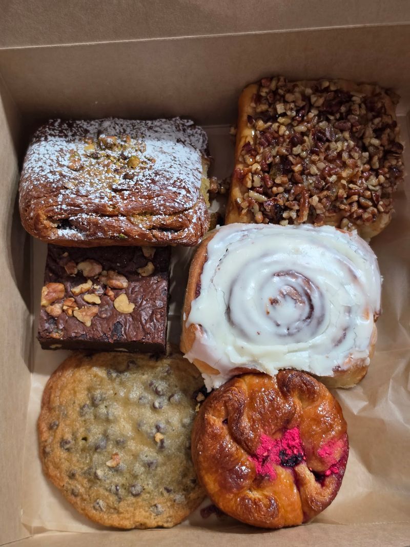 Cinnamon Buns and Croissants Keep Fans Coming Back Cinnamon Buns and Croissants Keep Fans Coming Back