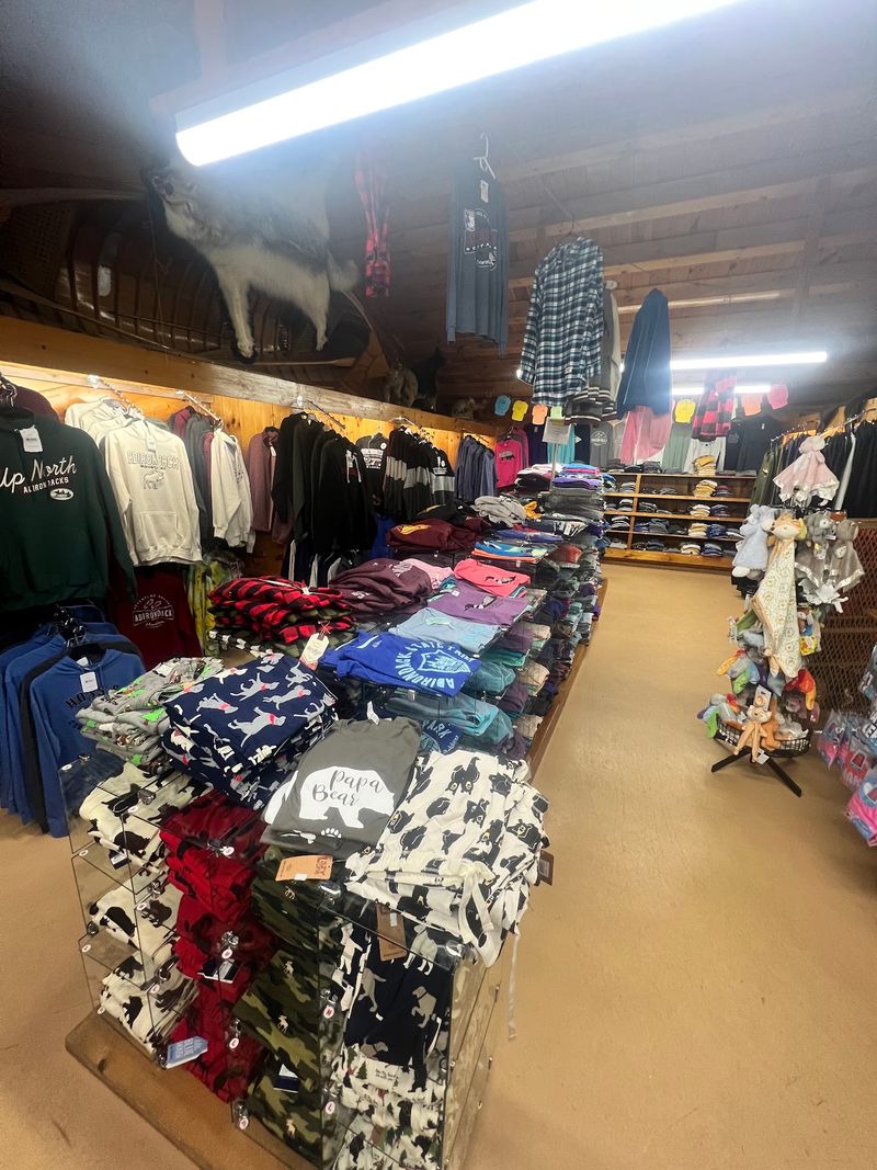 Clothing, Hats, And Hoodies With Mountain Style Clothing, Hats, And Hoodies With Mountain Style