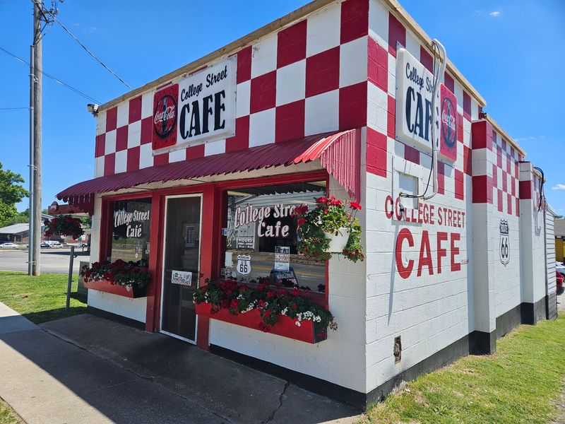 College Street Cafe
