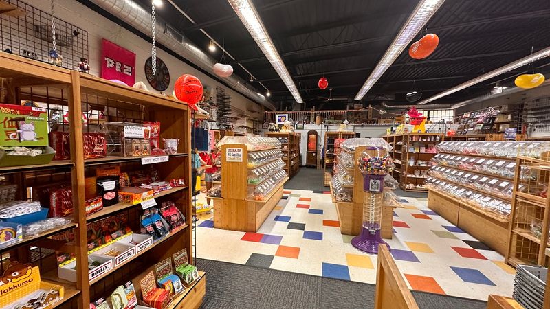 Color Everywhere, Curiosity in Every Aisle Color Everywhere, Curiosity in Every Aisle