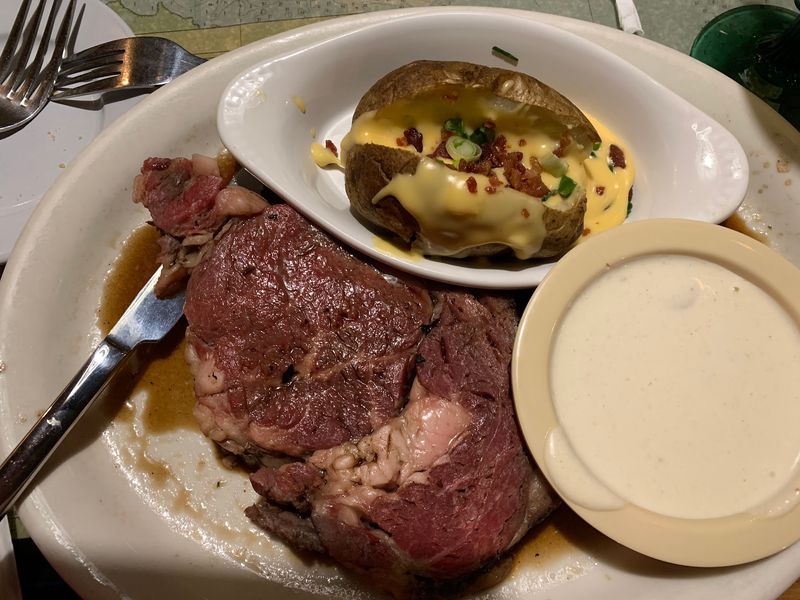 Comfort Food Favorites Keep Non-Seafood Fans Happy Comfort Food Favorites Keep Non-Seafood Fans Happy