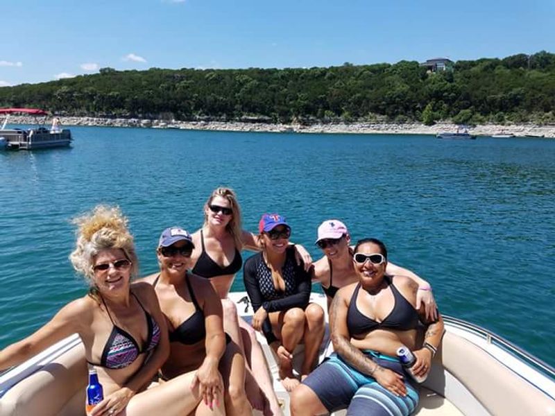 Connect With Fellow Lake Travis Enthusiasts Connect With Fellow Lake Travis Enthusiasts