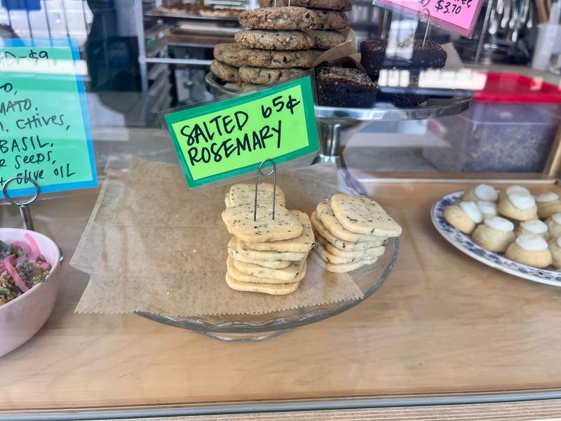 Cookies Can Fill the Space Beside a Slice Cookies Can Fill the Space Beside a Slice