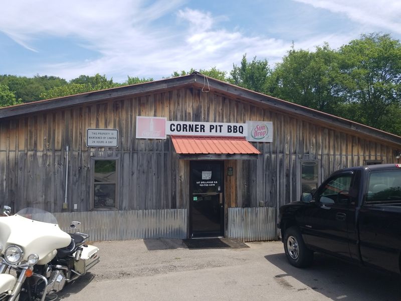Corner Pit BBQ - Dellrose
