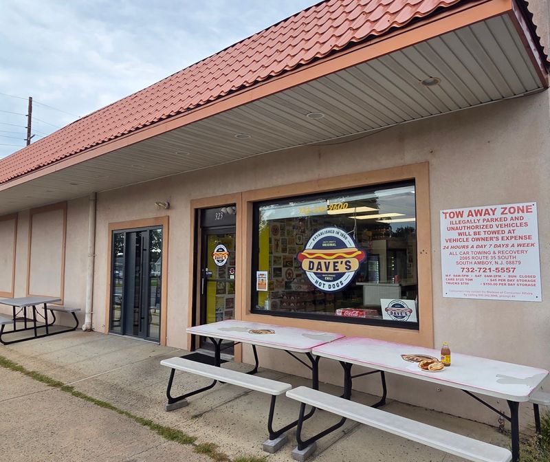 Dave's Hot Dogs - South Amboy