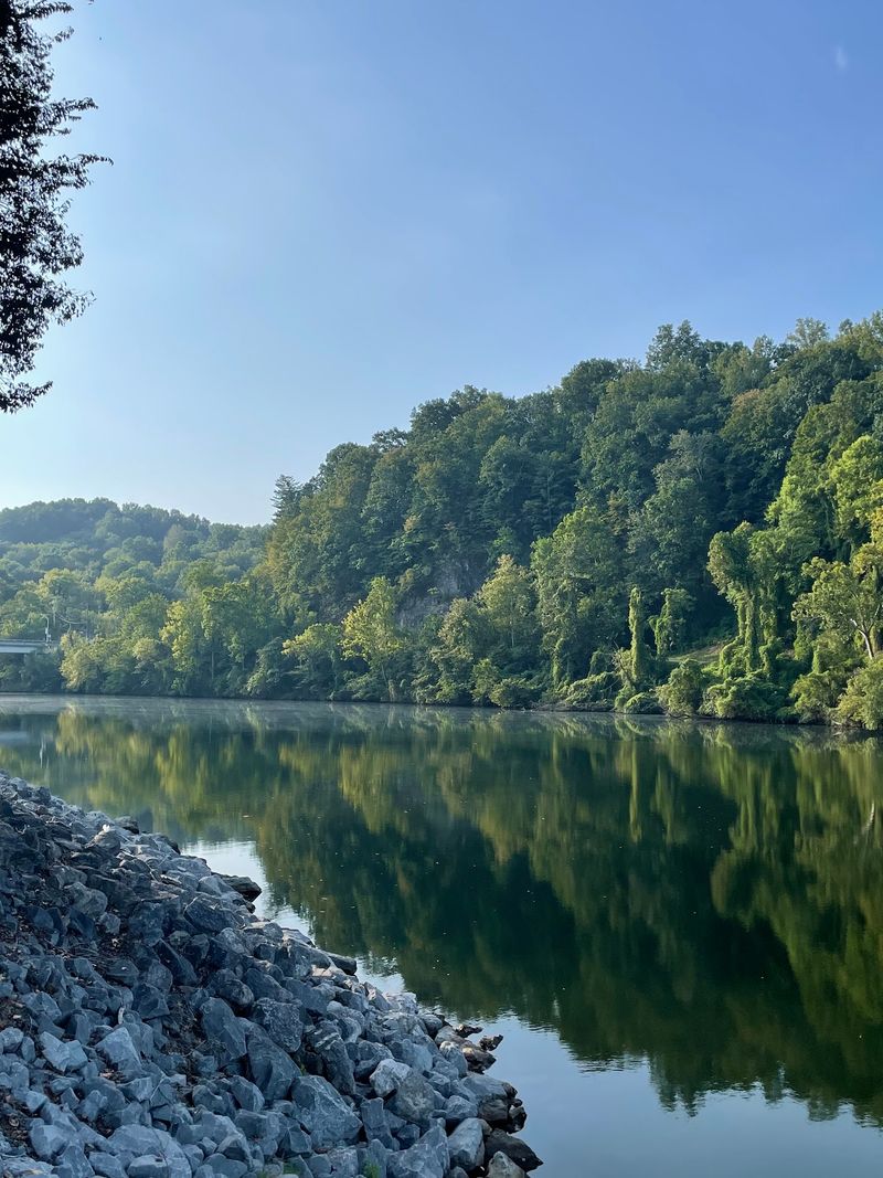 David Webb Riverfront Park, Harriman