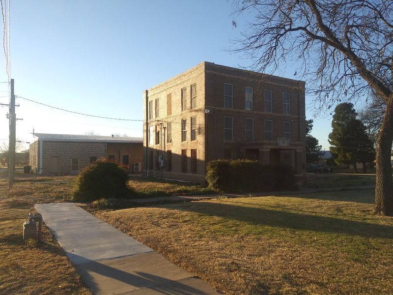 Daytime Tours That Prove Ghosts Don't Wait for Darkness