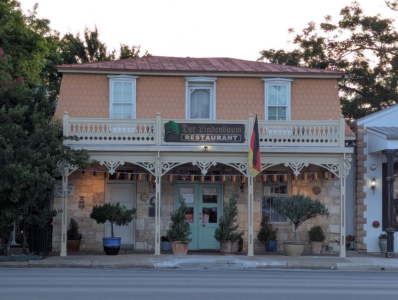 Der Lindenbaum Restaurant (Fredericksburg) Der Lindenbaum Restaurant (Fredericksburg)