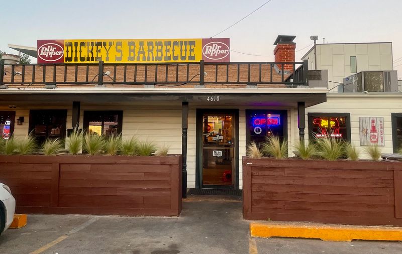 Dickey's Barbecue Pit (Dallas)