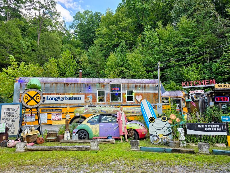Docs 321 Cafe & Marketplace, Cosby