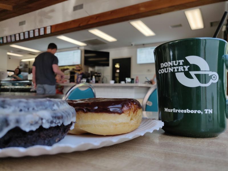 Donut Country - Murfreesboro