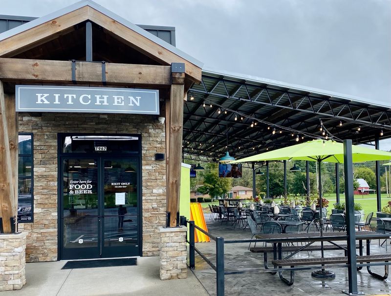 Downtown Townsend Keeps It Sweetly Simple