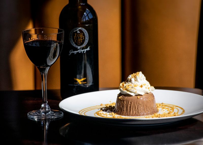 Drinks And Desserts That Stretch Out The Night