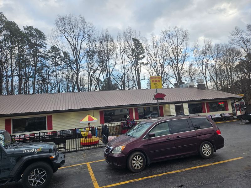 Drive-Thru Convenience For Barbecue On The Go Drive-Thru Convenience For Barbecue On The Go