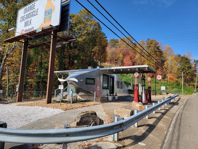 Easy Highway Access for Quick Stops Easy Highway Access for Quick Stops