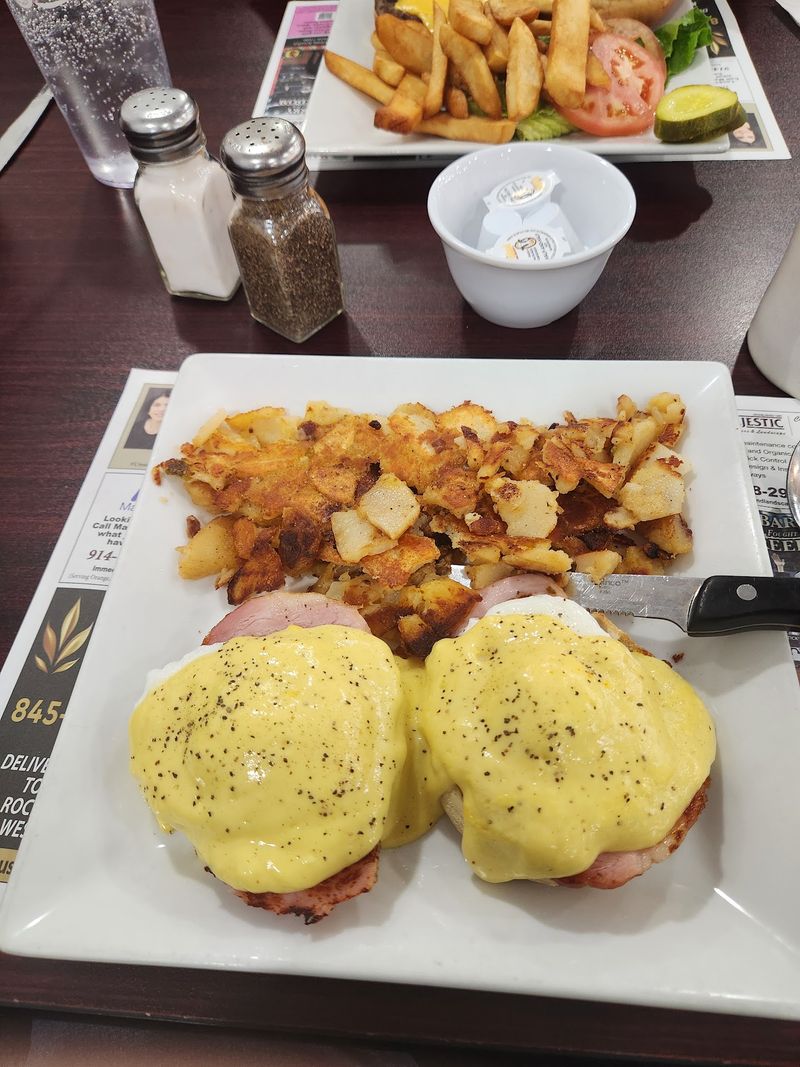 Eggs Benedict That Regulars Remember Eggs Benedict That Regulars Remember