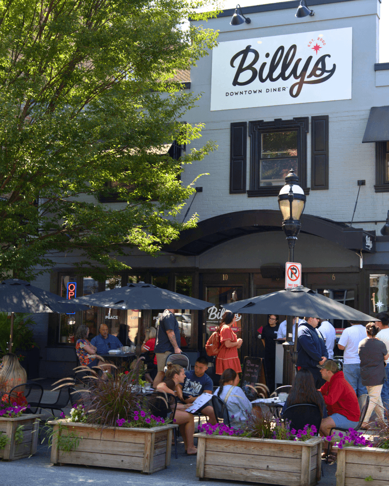 Enjoy The Cozy Downtown Vibe
