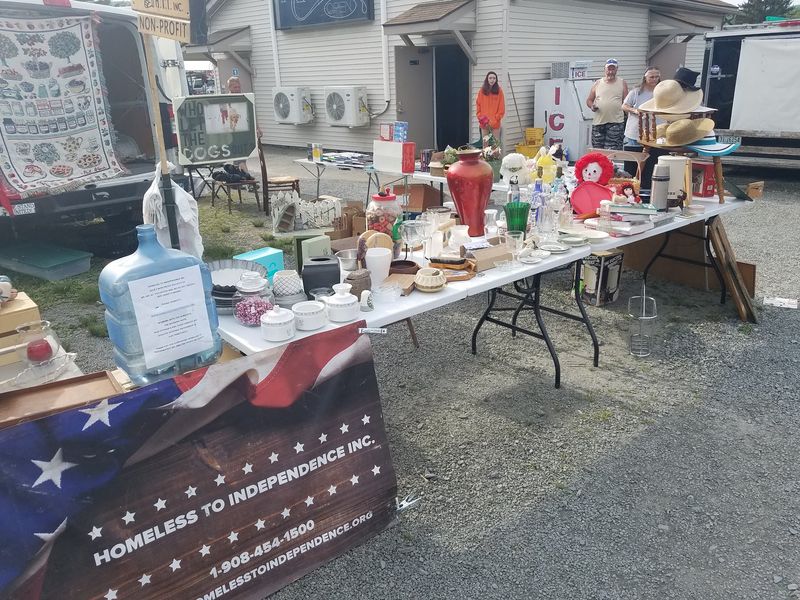 Enjoy a True Old-Country Flea Market Feel