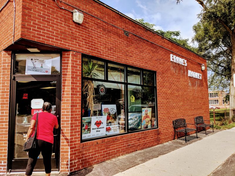 Ernie's Market, Oak Park Ernie's Market, Oak Park