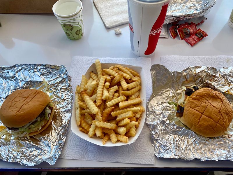 Fast Service Without the Fast-Food Personality