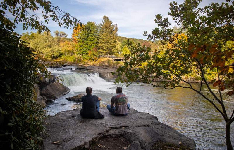 Ferncliff Peninsula Trails For Easy Exploring