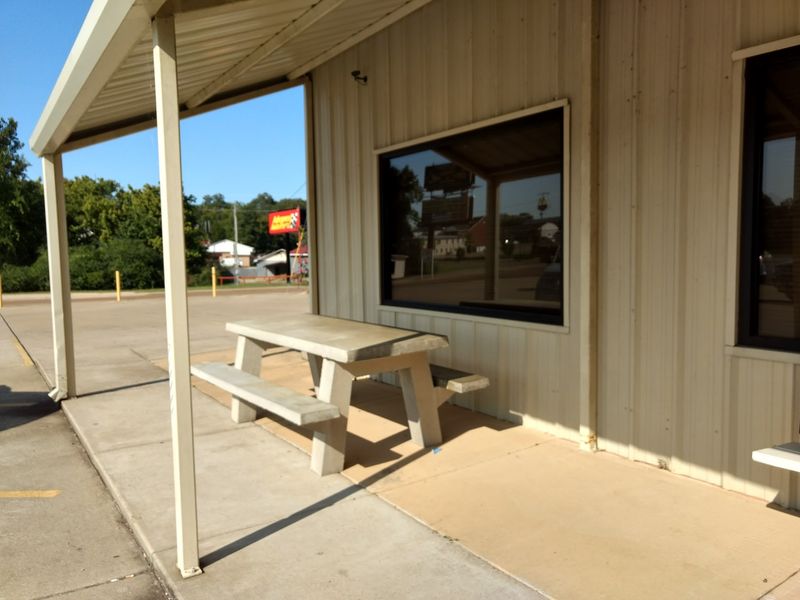 Fish Hut Is the Kind of Place You Could Easily Drive Right Past Fish Hut Is the Kind of Place You Could Easily Drive Right Past