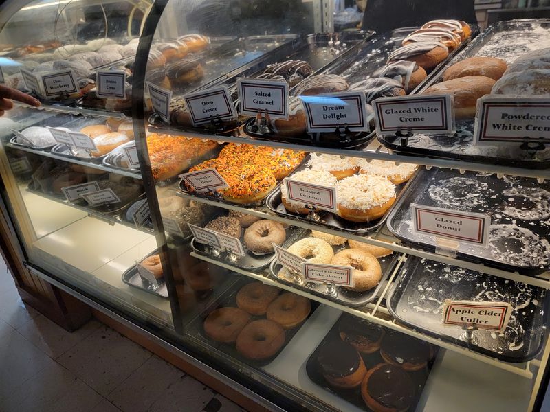 Fisher's Bakery at Pennsylvania Dutch Farmers Market - Princeton