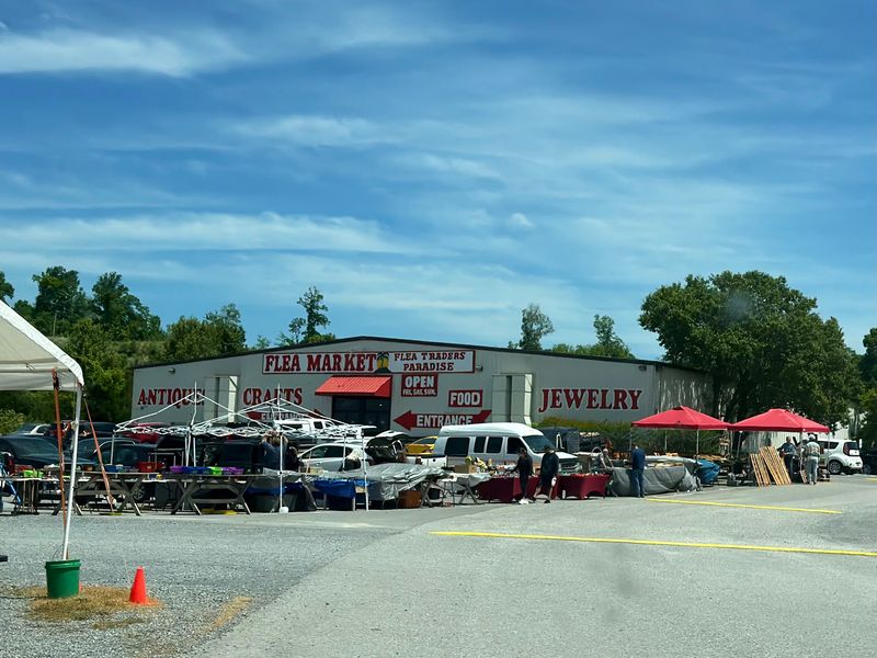 Flea Traders Paradise - Sevierville Flea Traders Paradise - Sevierville