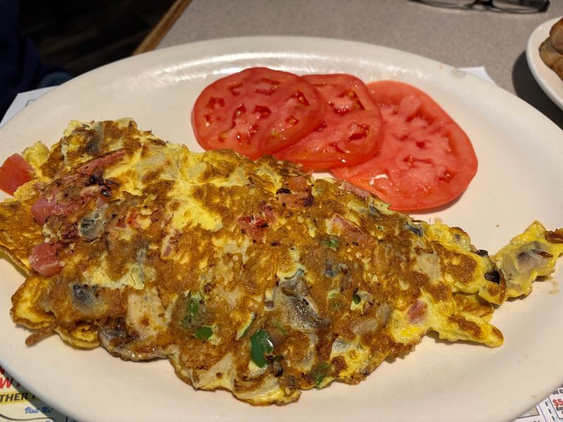Fluffy Three-Egg Omelets Steal the Breakfast Spotlight