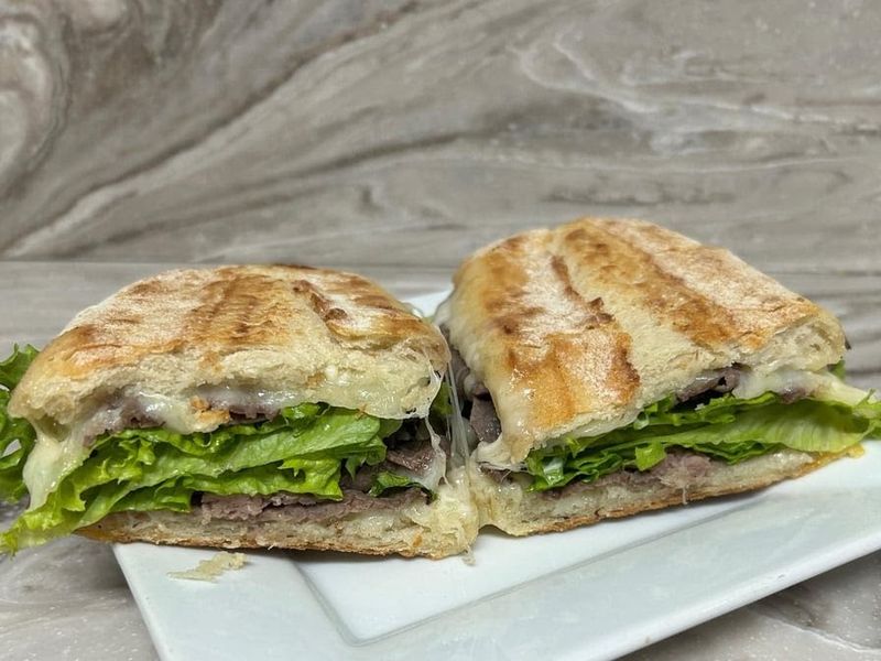Folgarelli's Market & Wine Shop, Traverse City: Gourmet Picnic Headquarters