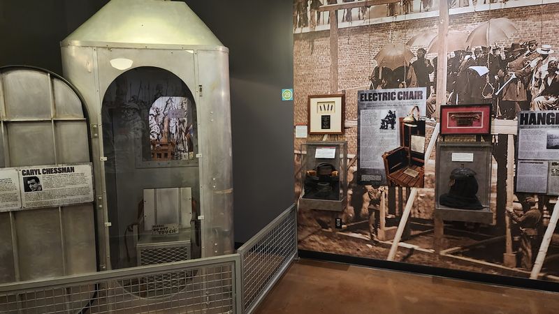 Forensics and the DNA Discovery Room
