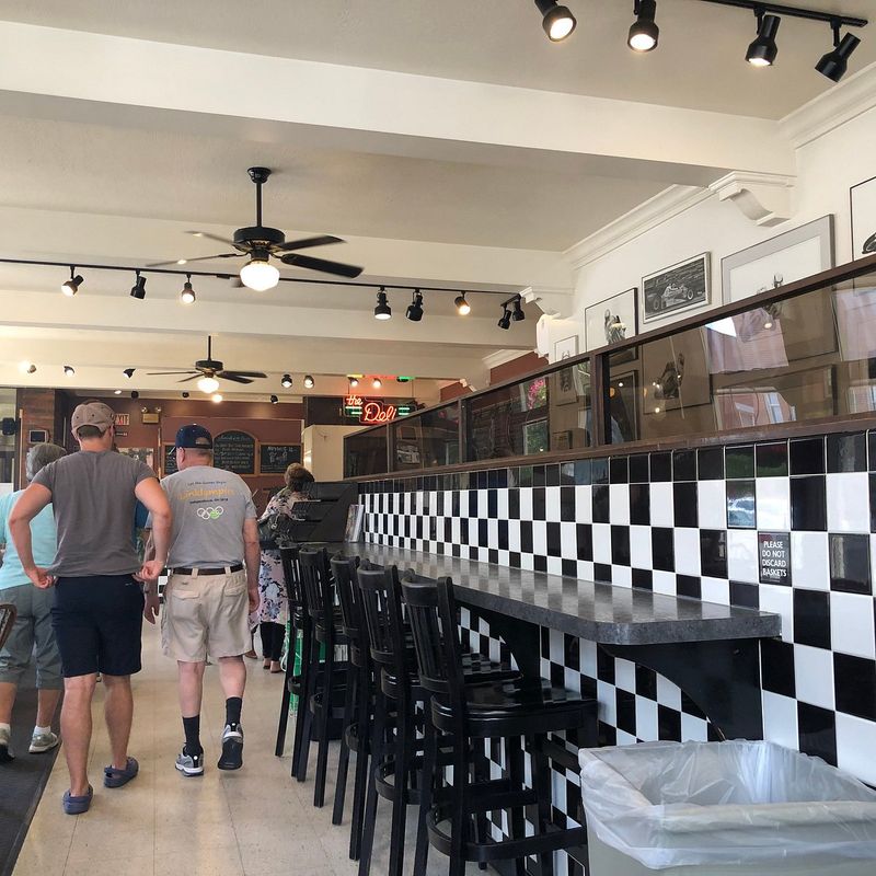 Franklin Square Deli, Kent