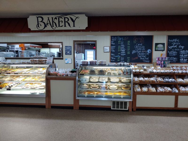 Fresh Sandwiches and Paninis Turn a Shopping Trip Into Lunch Fresh Sandwiches and Paninis Turn a Shopping Trip Into Lunch